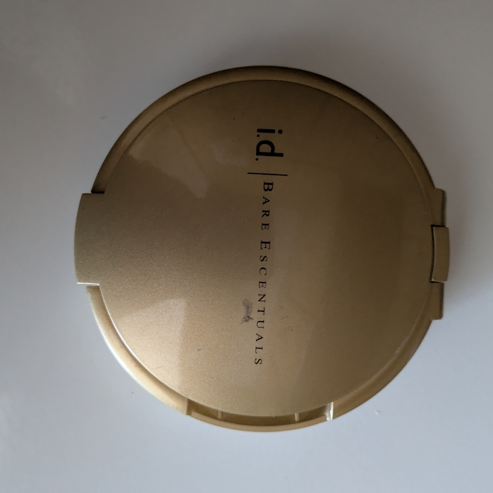 Bare Escentuals Gold Compact